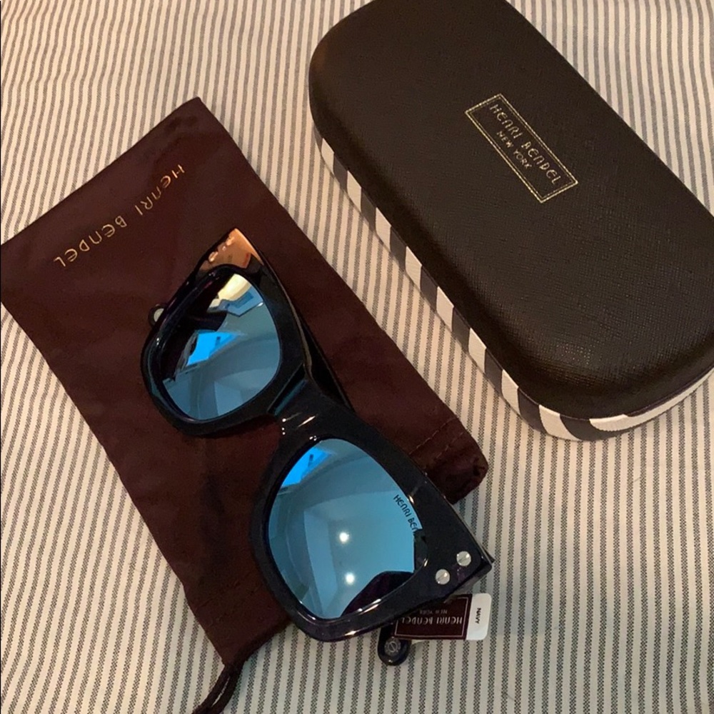 Henri Bendel Penelope Square sunglasses